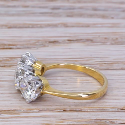 fig 2. Late 20th Century 2.72 Carat Brilliant Cut Diamond Trilogy Ring
