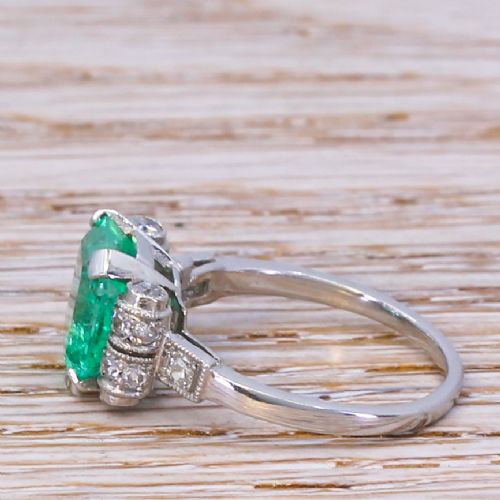fig 2. Art Deco 2.38 Carat Colombian Emerald Solitaire Ring, circa 1920