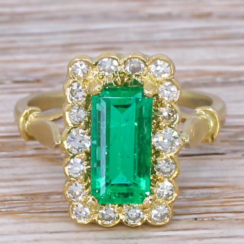 fig 1. Edwardian 1.42 Carat Colombian Emerald & Diamond Cluster Ring, circa 1910