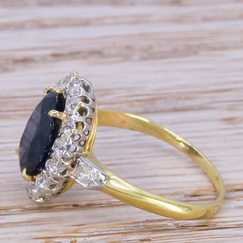 fig 2. Art Deco 3.59 Carat Sapphire & Diamond Cluster Ring, circa 1940