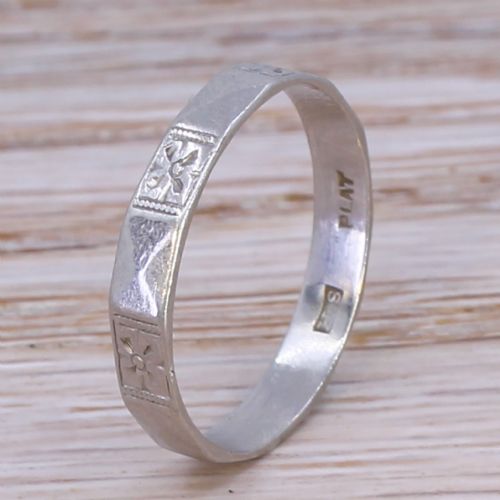 Mid Century Platinum Wedding Band Ring, Circa 1960