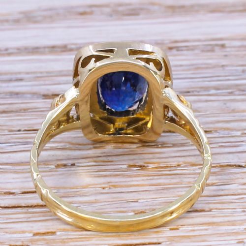 fig 3. Art Deco 2.67 Carat Ceylon Sapphire & Diamond Ring, circa 1920