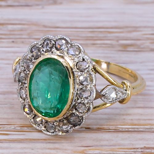 Art Deco 1.00 Carat Emerald & Rose Cut Diamond Cluster Ring, Circa 1940