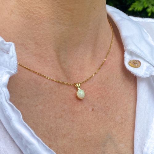 fig 1. Edwardian 1.01 Carat Opal Solitaire Pendant, circa 1910