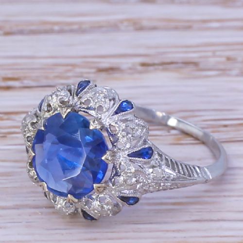Edwardian 2.56 Carat Natural Ceylon Sapphire Ring, Circa 1910