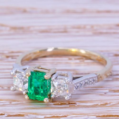 Art Deco 0.47 Carat Minor Oil Colombian Emerald & Diamond Trilogy Ring, Circa 1925