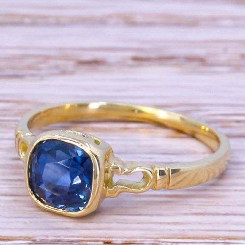 Edwardian 1.30 Carat Natural Sapphire Solitaire Ring, Circa 1910