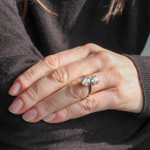 fig 1. Art Deco 3.16 Carat Old Cut Diamond Toi et Moi Ring, circa 1920