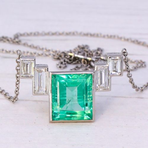 fig 2. Art Deco 5.70 Carat Minor Oil Emerald & Diamond Pendant, circa 1930