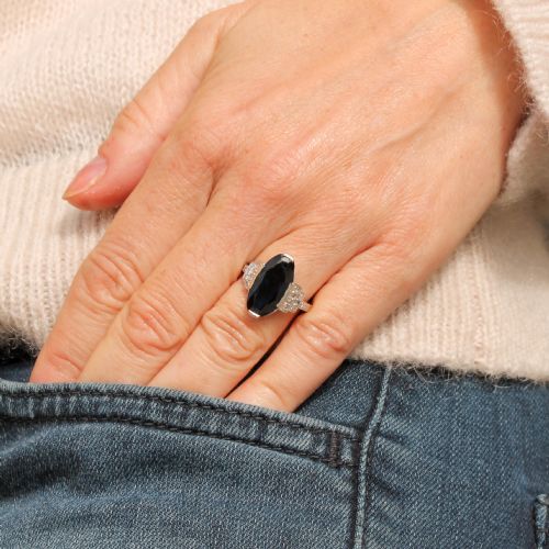 fig 1. Art Deco 3.61 Carat Natural Sapphire Ring, circa 1930