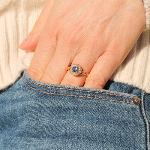 fig 1. Art Deco 0.25 Carat Sapphire & Diamond Cluster Ring, circa 1925
