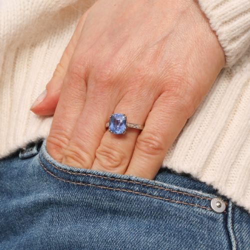 fig 1. Edwardian 4.09 Carat Ceylon Sapphire Solitaire Ring, circa 1910