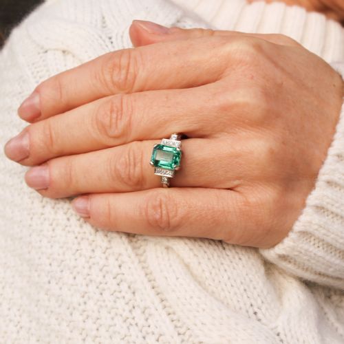 fig 1. Vintage 2.40 Carat Insignificant Oil Emerald Ring