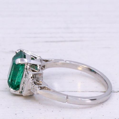 fig 3. Vintage 2.40 Carat Insignificant Oil Emerald Ring
