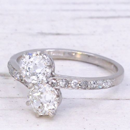 fig 2. Antique 1.20 Carat Old Cut Diamond Toi et Moi Ring, circa 1920