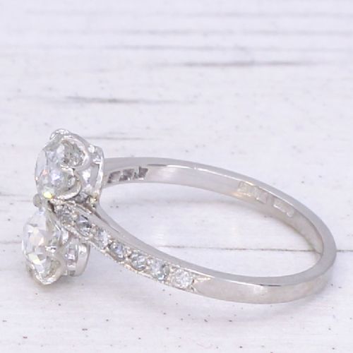 fig 4. Antique 1.20 Carat Old Cut Diamond Toi et Moi Ring, circa 1920