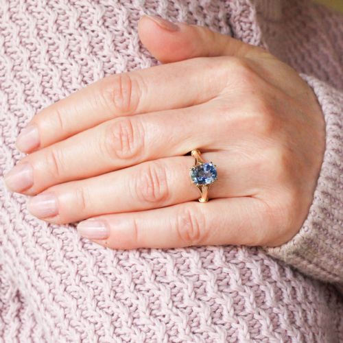 fig 1. Antique 3.03 Carat Unheated Ceylon Sapphire Ring. circa 1915