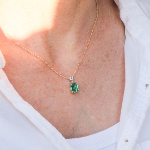VINTAGE 197 CARAT NO OIL ZAMBIAN EMERALD PENDANT CIRCA 1965 - ADDITIONAL PHOTO 5