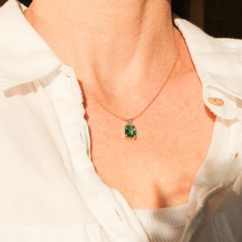 VINTAGE 197 CARAT NO OIL ZAMBIAN EMERALD PENDANT CIRCA 1965 - ADDITIONAL PHOTO 9