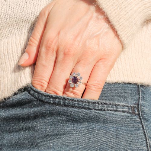 fig 1. Vintage 1.01 Carat Unheated Sapphire & Diamond Cluster Ring