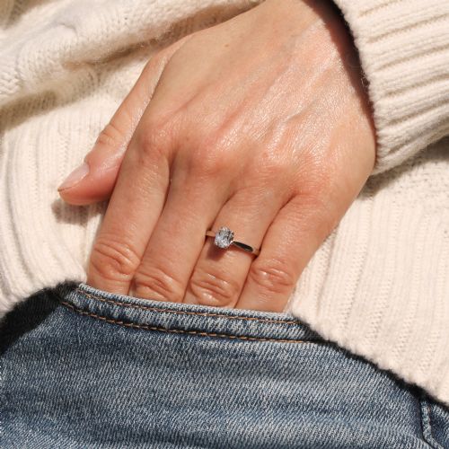 fig 1. Antique 0.76 Carat Old Cut Diamond Engagement Ring, circa 1925