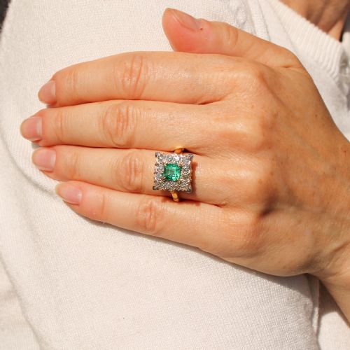 VINTAGE 089 CARAT NEGLIGIBLE OIL COLOMBIAN EMERALD RING CIRCA 1950 - ADDITIONAL PHOTO 1