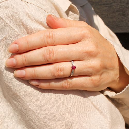 VINTAGE 054 CARAT UNHEATED MOGOK BURMESE RUBY RING CIRCA 1935 - ADDITIONAL PHOTO 1