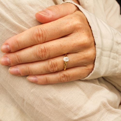 ANTIQUE 056 CARAT OLD CUT DIAMOND ENGAGEMENT RING CIRCA 1910 - ADDITIONAL PHOTO 1