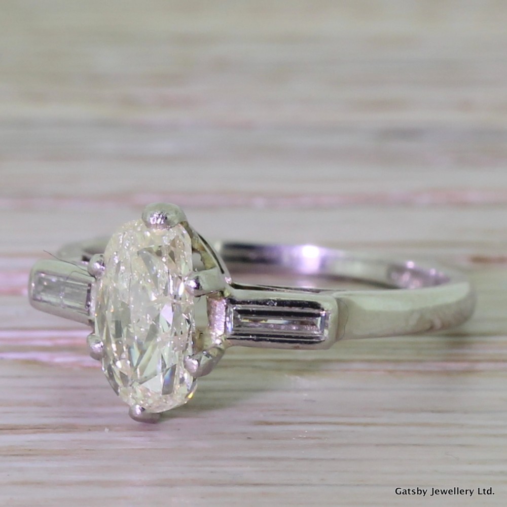 Art Deco 1.00 Carat Old Oval Cut Diamond Engagement Ring, circa 1925
