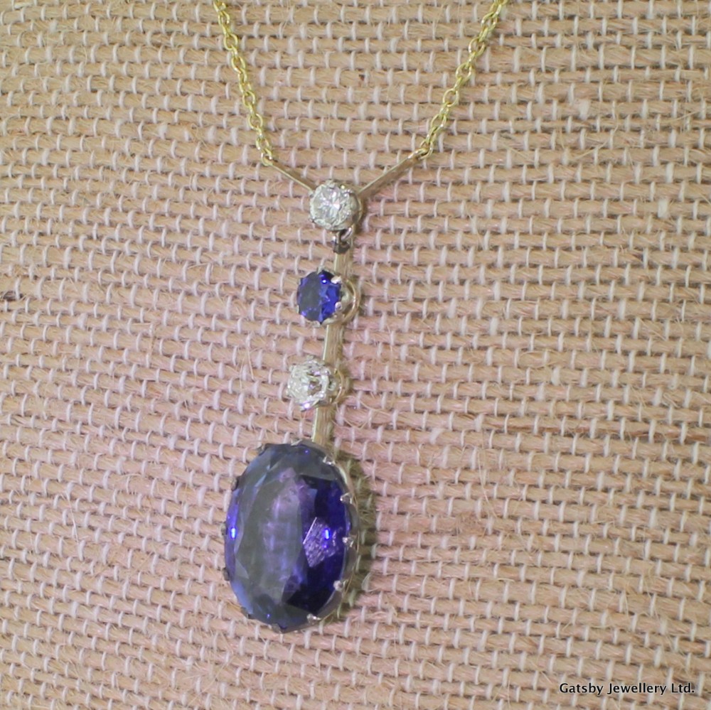 Art Deco 0.70 Carat Diamond & 9.00 Carat Sapphire Pendant, circa 1935
