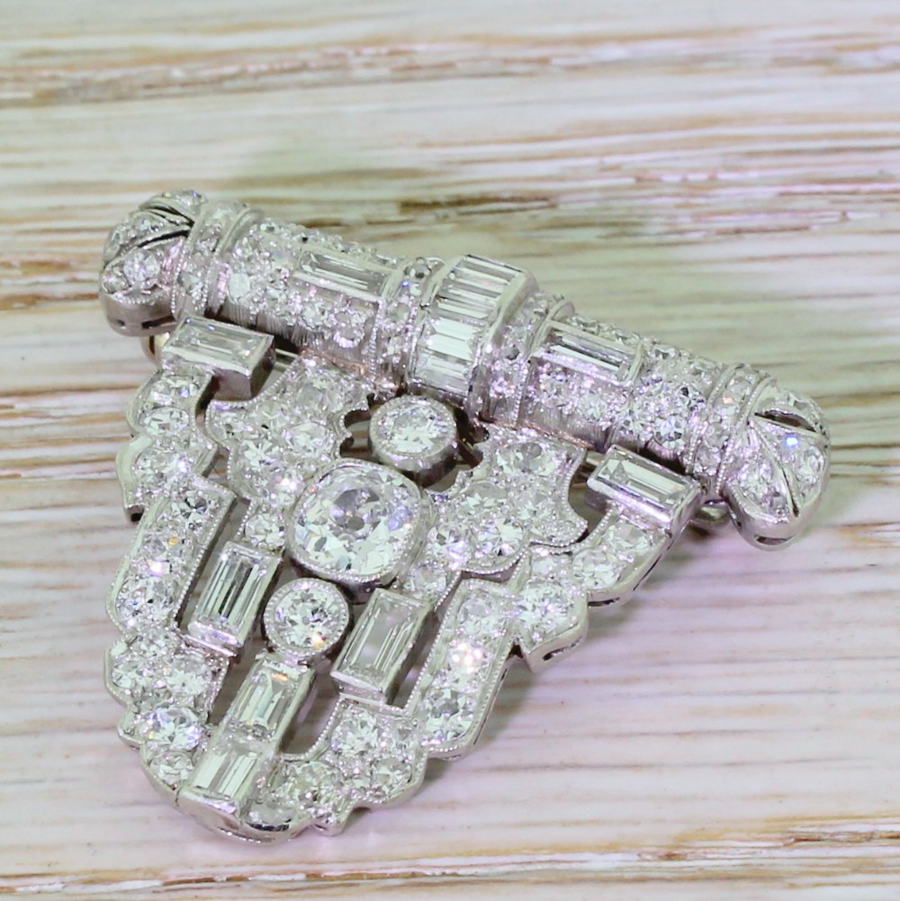 Edwardian 4.00 Carat Old Cut & Baguette Cut Diamond Shield Pendant, circa 1910
