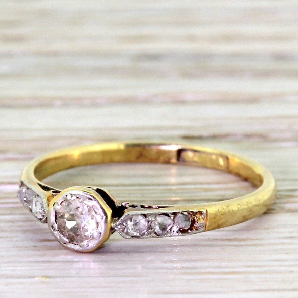 Art Deco 0.25 Carat Old Cut Diamond Engagement Ring, circa 1920
