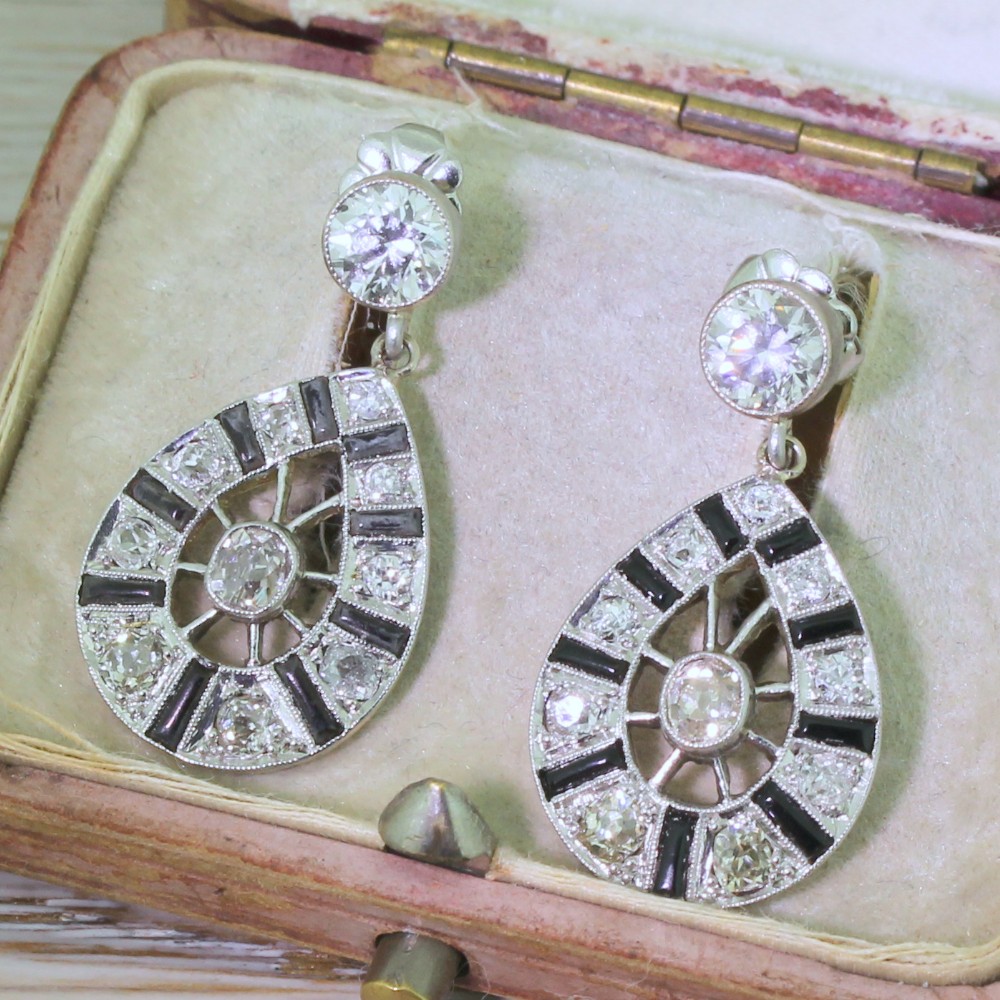 Art Deco 1.84 Carat Old Cut Diamond & Onyx Drop Earrings, circa 1930
 