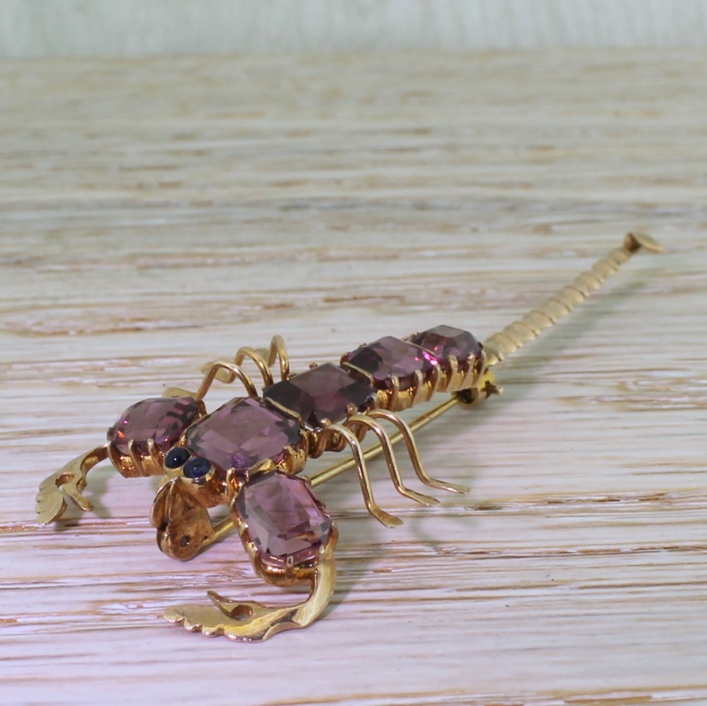 Early 20th Century 5.50 Carat Almandine Garnet Scorpion Brooch, circa 1925
