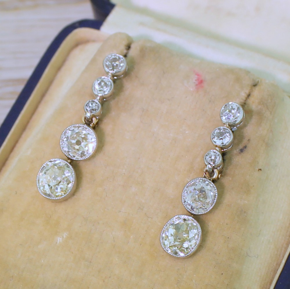 Art Deco 4.24 Carat Old Cut Diamond Drop Earrings, circa 1915
