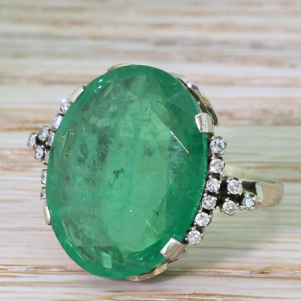 Retro 15.10 Carat Colombian Emerald Ring, circa 1955
