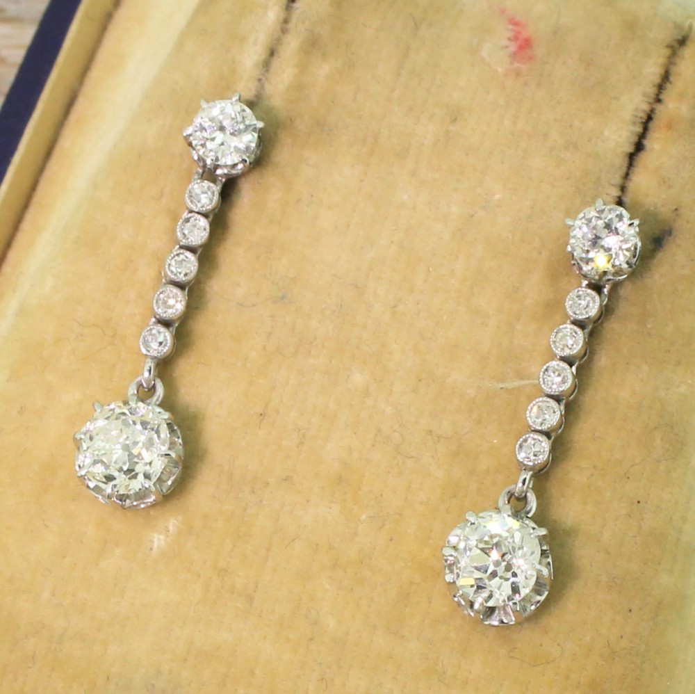 Art Deco 1.78 Carat Old Cut Diamond Drop Earrings, circa 1940