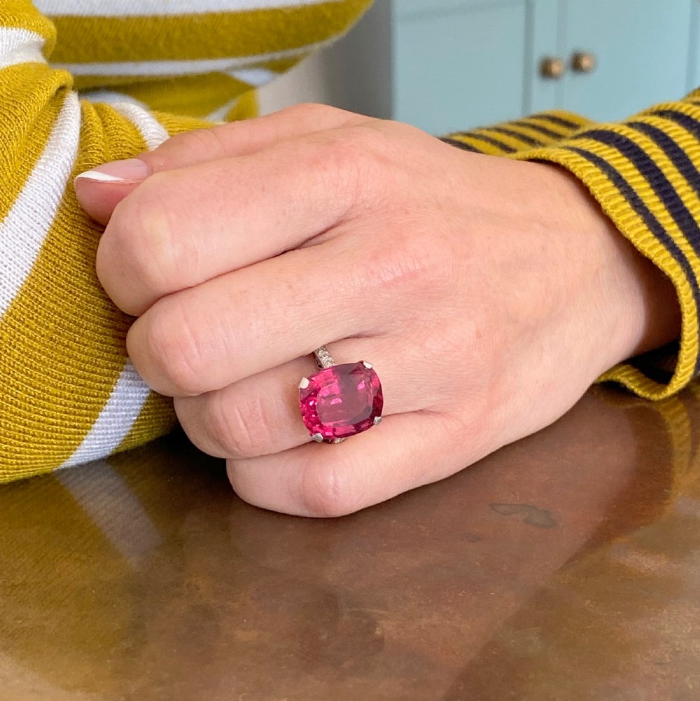 Mid Century 11.46 Carat Rubellite Solitaire Ring, circa 1950 View VIII