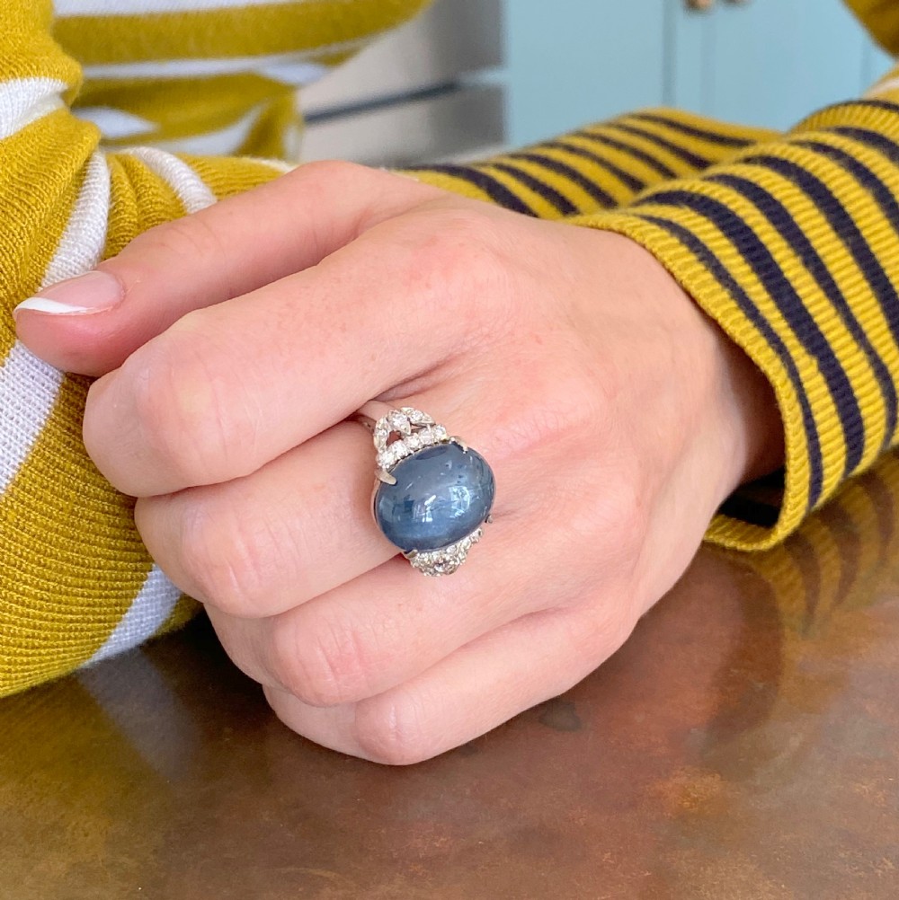 Late 20th Century 11.22 Carat Cabochon Sapphire Ring
 View VIII