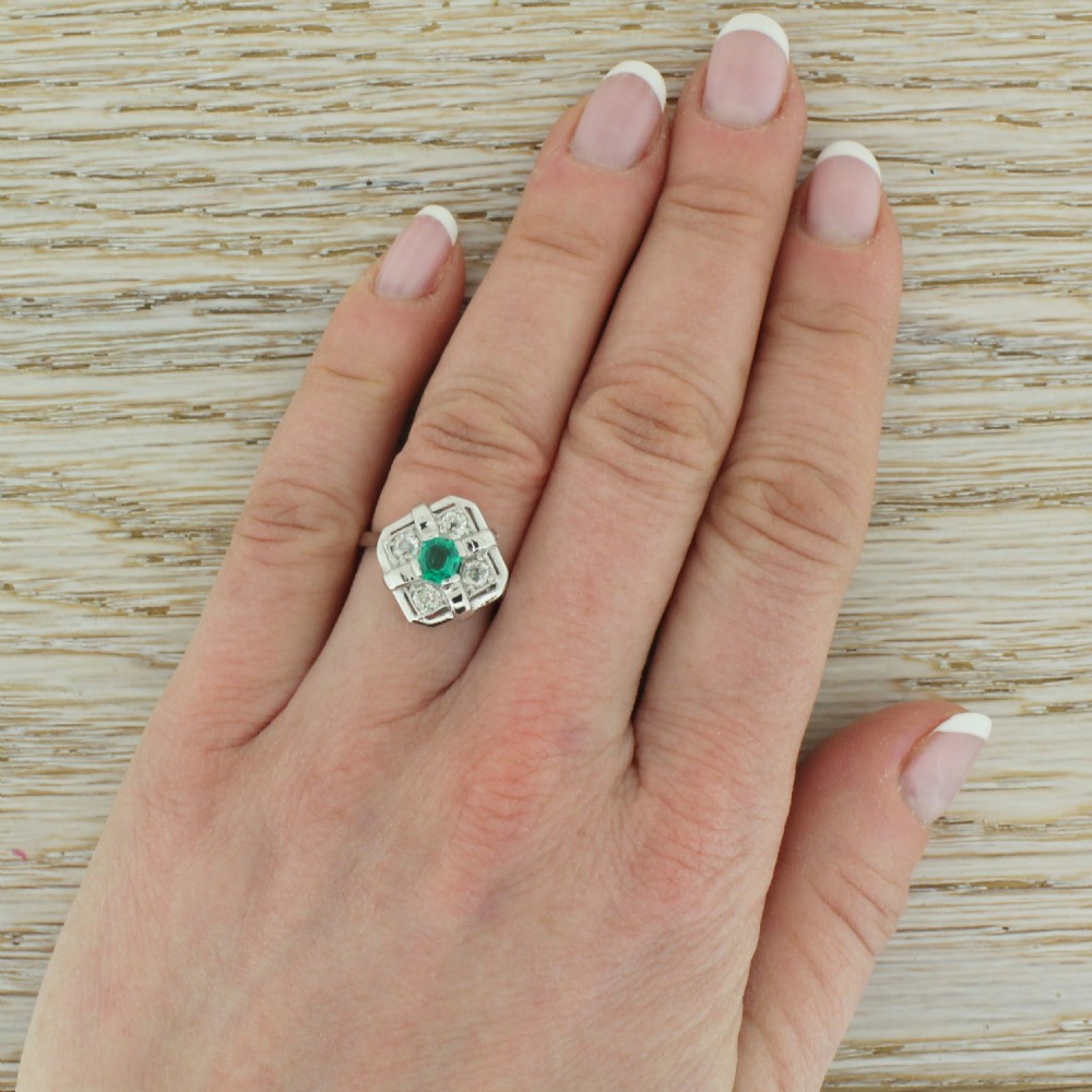 Art Deco 0.41 Carat Emerald & 0.42 Carat Diamond Ring, circa 1935 View V
