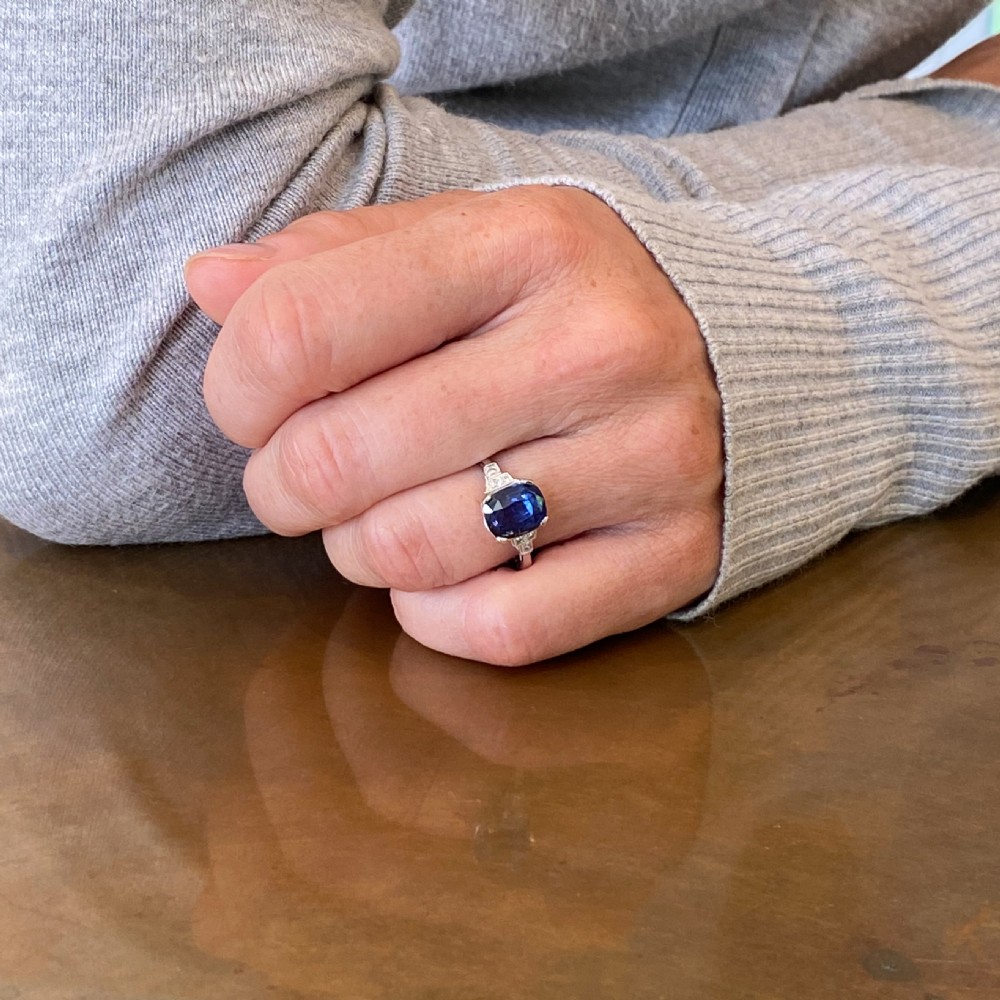 Art Deco 3.72 Carat Natural Ceylon Sapphire Solitaire Ring, circa 1940 View VIII