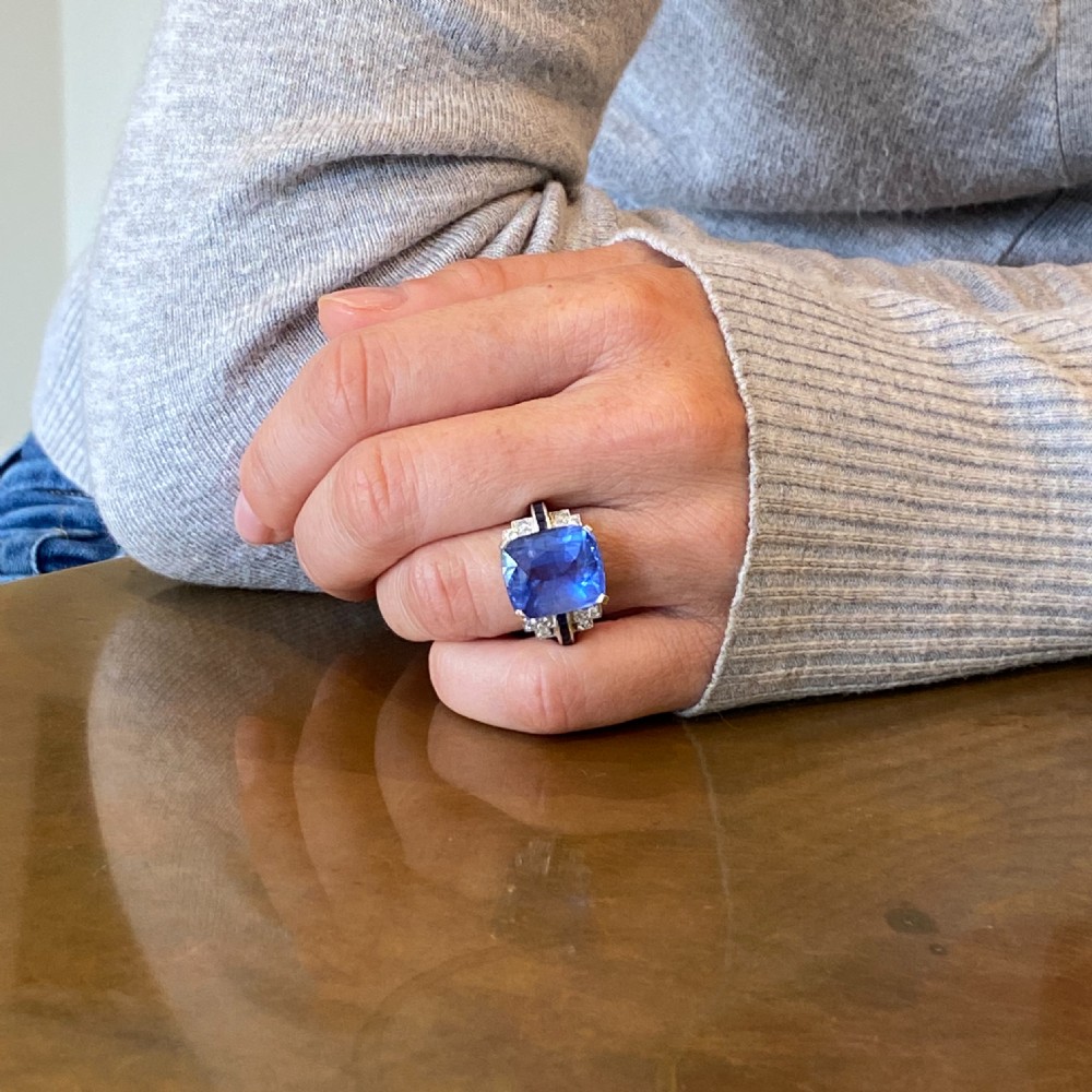 Mid Century 14.19 Carat Natural Ceylon Sapphire Ring, circa 1955 View VIII