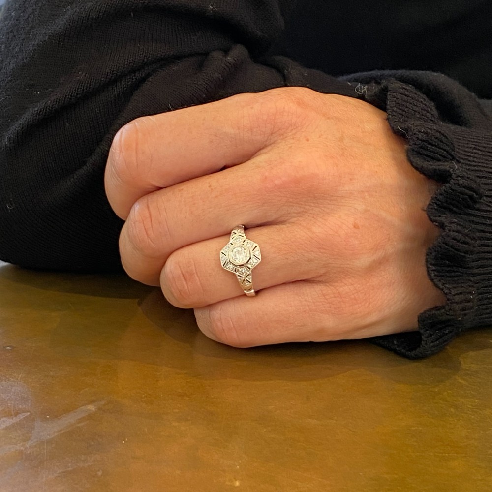 Art Deco 0.37 Carat Old Cut Diamond Cluster Ring, circa 1935 View VIII
