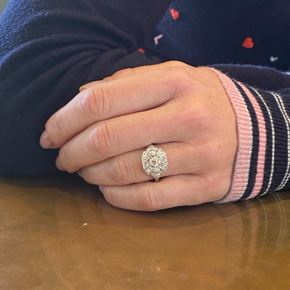 Art Deco 0.92 Carat Old Cut Diamond Cluster Ring, circa 1925 View VIII