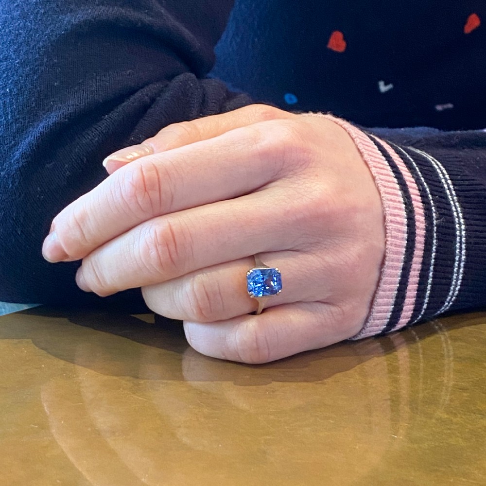 Art Deco 4.63 Carat Natural Ceylon Sapphire Solitaire Ring, circa 1935 View VIII