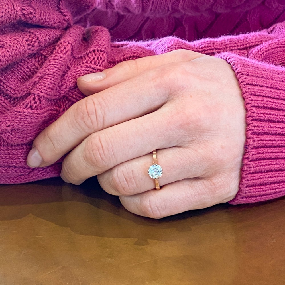 Edwardian 0.80 Carat Old Cut Diamond Engagement Ring, circa 1910 View VIII
