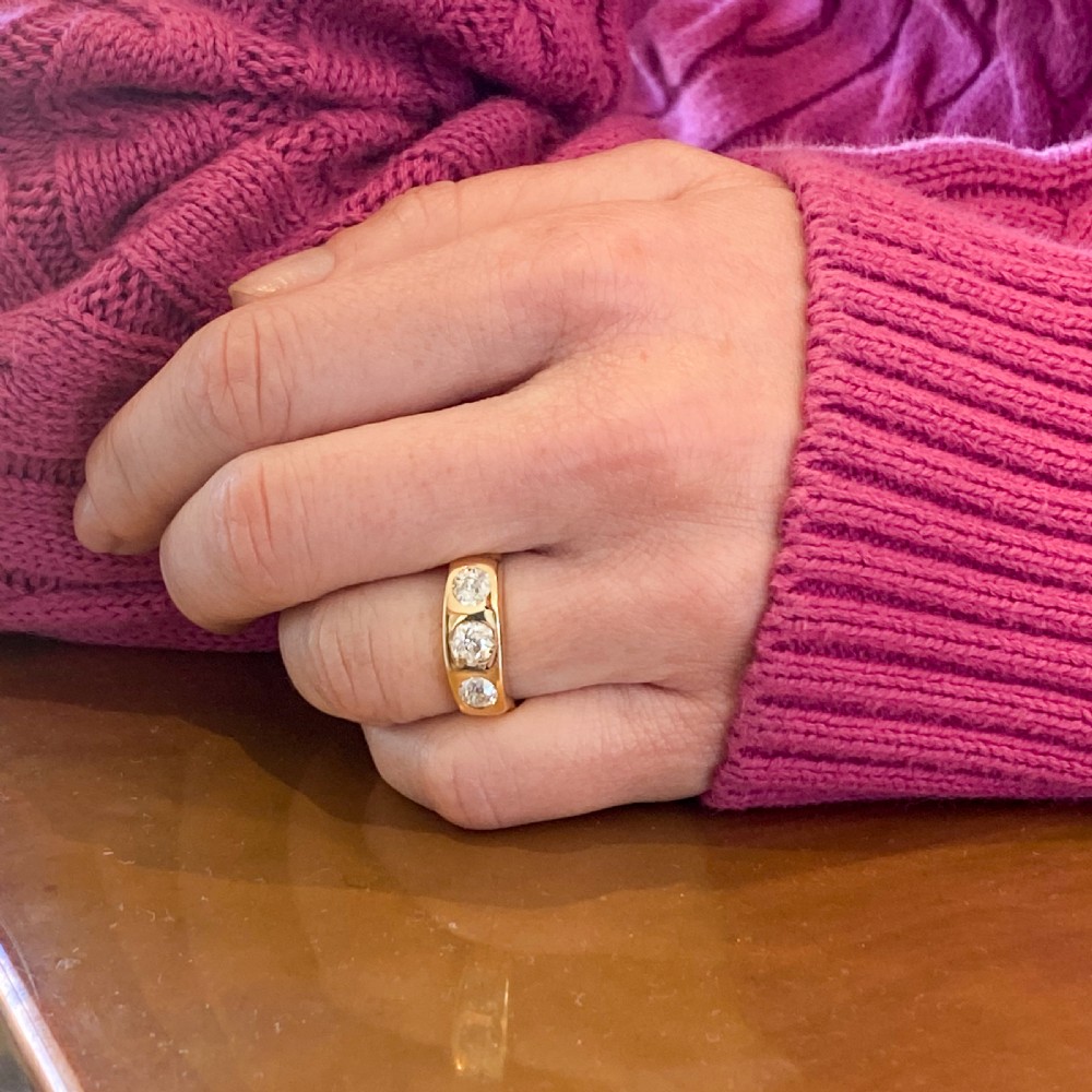 Victorian 1.25 Carat Old Cut Diamond Trilogy Ring, circa 1900 View VIII