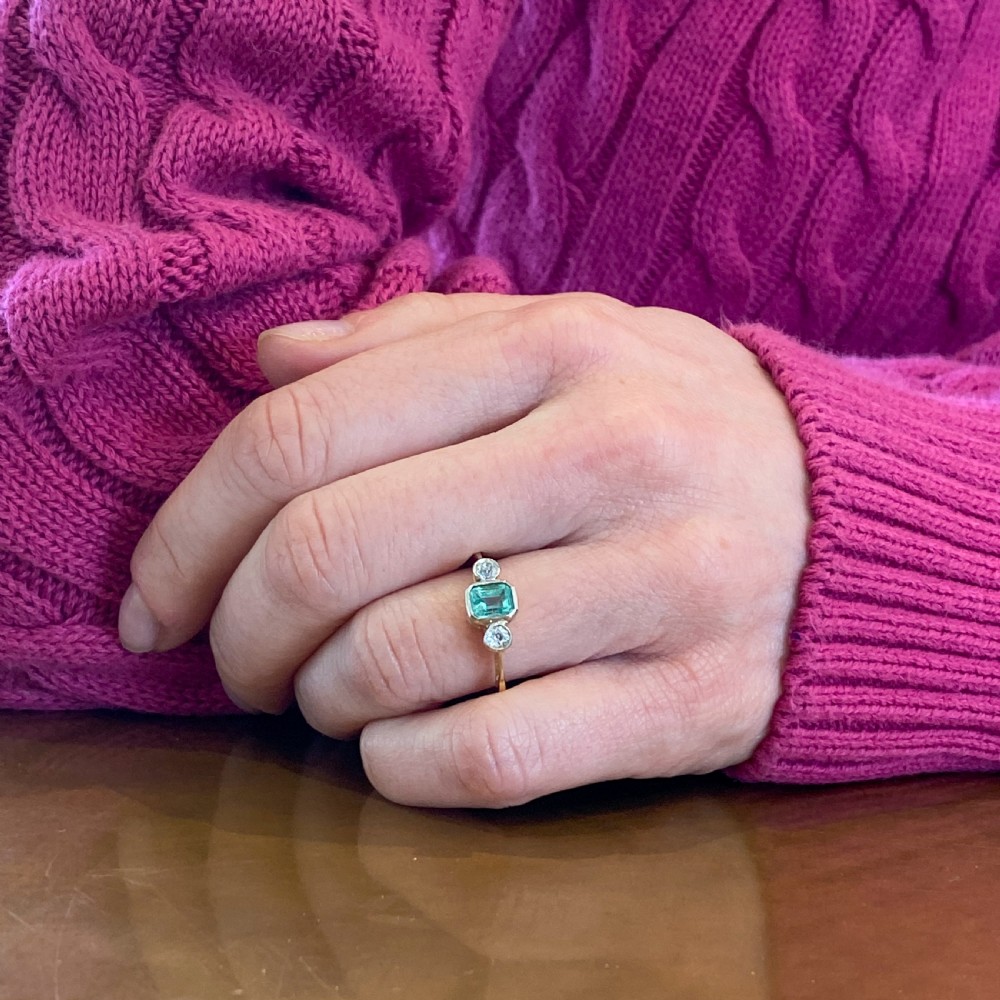 Mid Century 0.87 Carat Emerald & 0.22 Carat Diamond Ring, circa 1950 View VIII