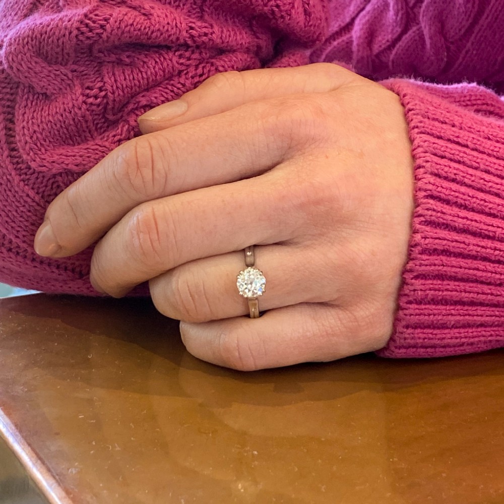 Art Deco 1.05 Carat Old Cut Diamond Engagement Ring, circa 1930 View VIII