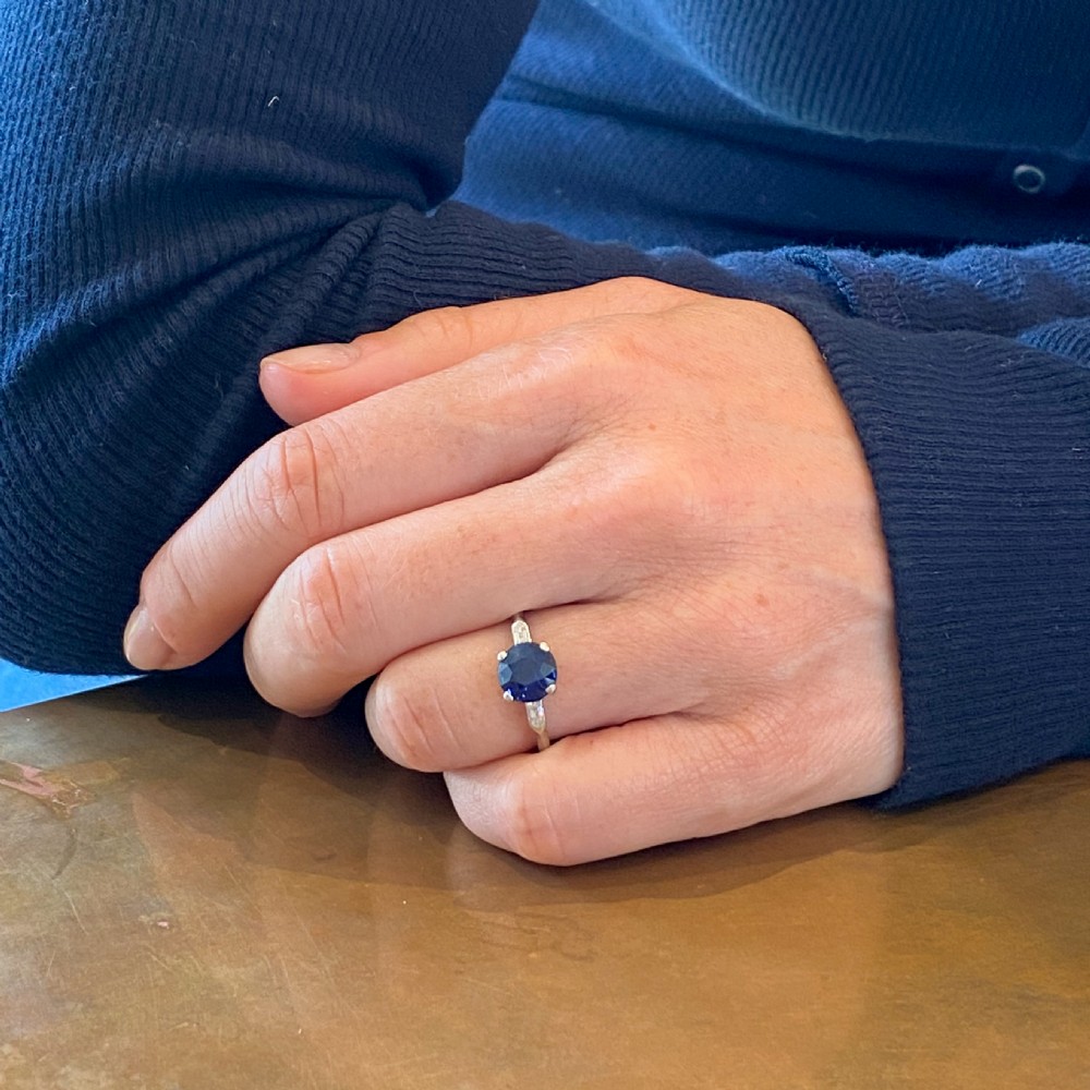 Art Deco 2.01 Carat Natural Sapphire Solitaire Ring, circa 1920 View VIII